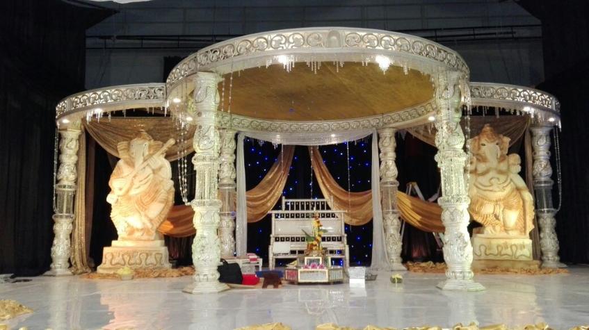 indian wedding toti hall - crystal modern set